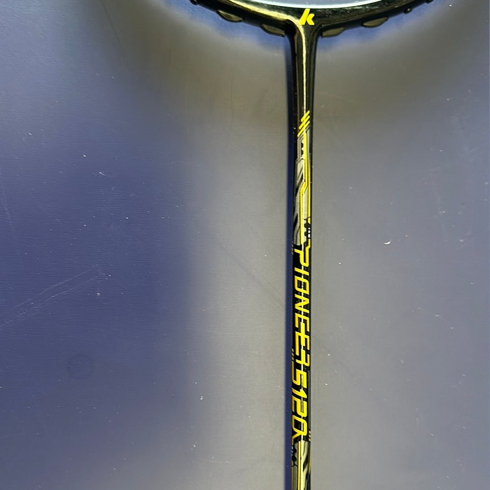 CLEARANCE SALE Kawasaki Carbon Fiber Badminton Racket （clearance model, can be strung up to 28lbs）Including strings