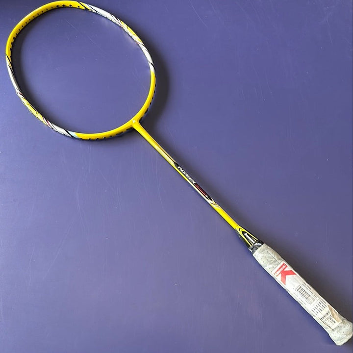 CLEARANCE SALE Kawasaki Carbon Fiber Badminton Racket （clearance model, can be strung up to 28lbs）Including strings